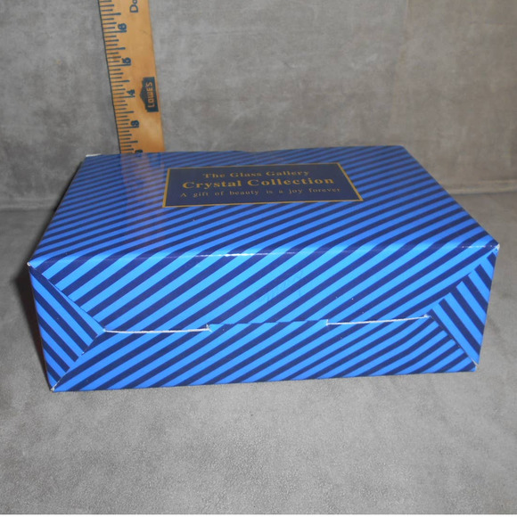 The Glass Gallery Crystal Collection #6 Madonna & Child Handmade Crystal w/Box - Picture 10 of 10